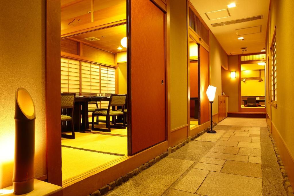 Hôtel Kokusai à Kyoto Extérieur photo